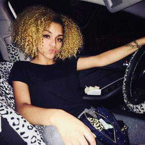 Meet your Posher, Angela